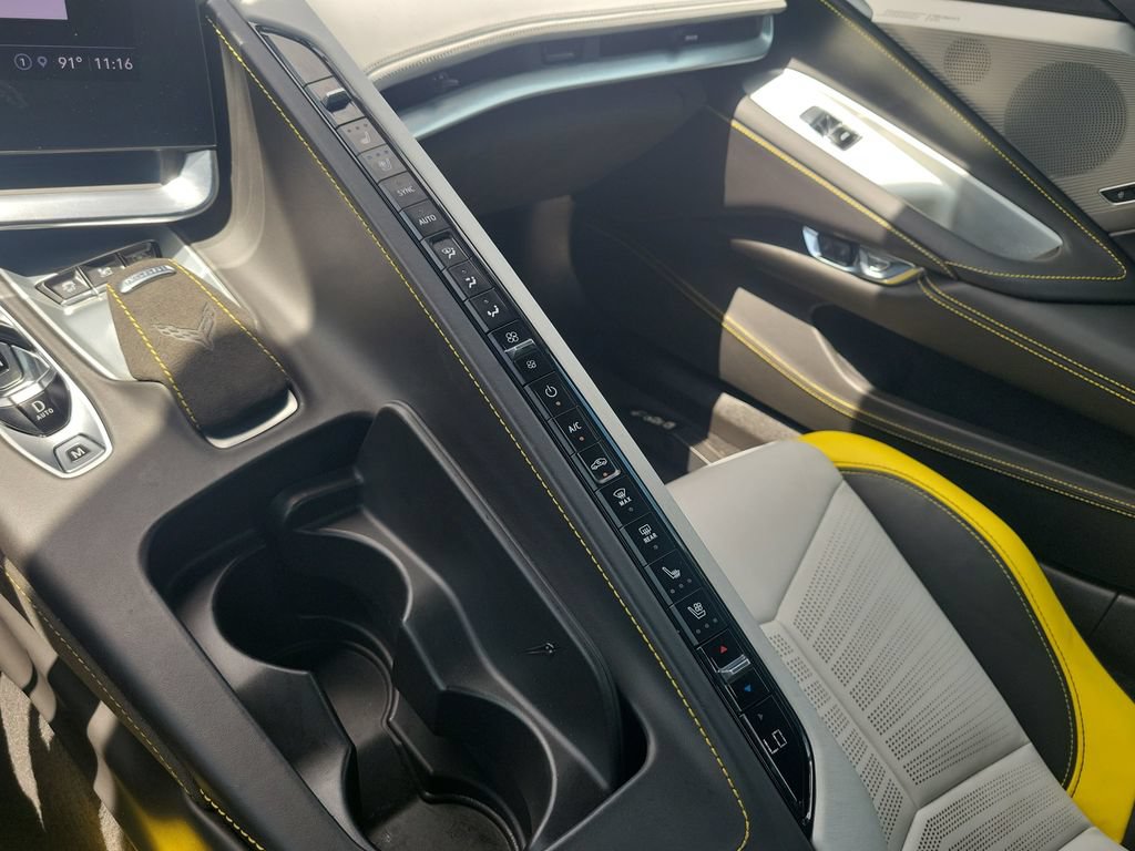 Used 2021 Chevrolet Corvette Stingray Premium Conv w/ Z51 Performance Package RWD image 16