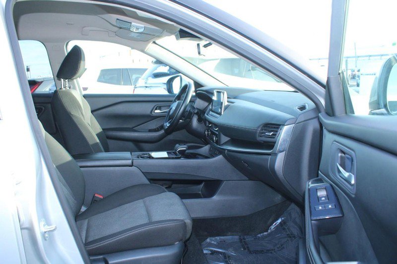 Used 2024 Nissan Rogue SV image 12