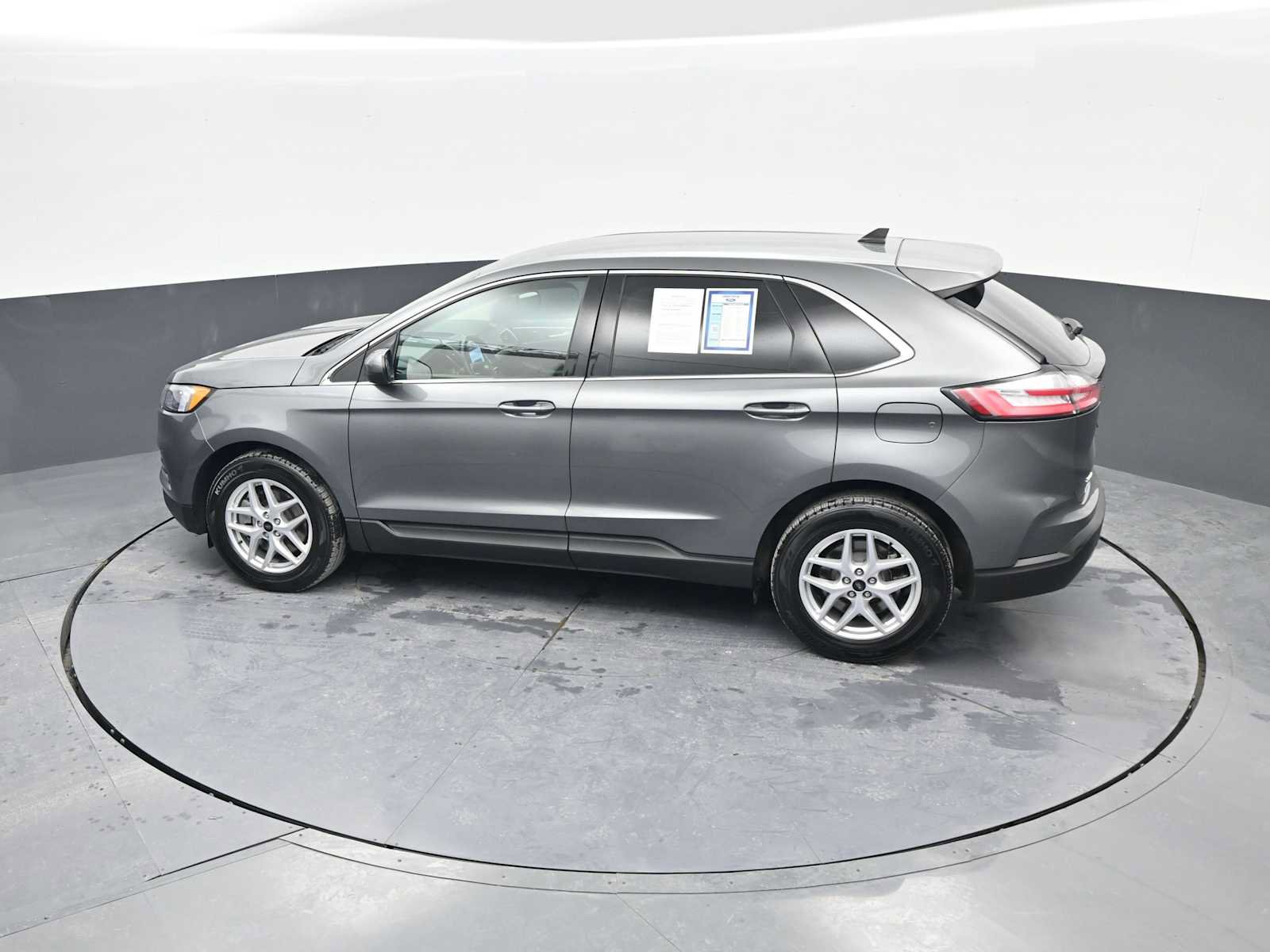 Used 2024 Ford Edge SEL image 31
