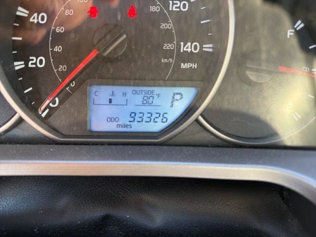 Used 2016 Toyota RAV4 LE FWD image 4