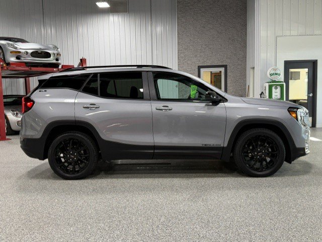 Certified 2023 GMC Terrain SLE w/ Driver Convenience Package FWD image 6