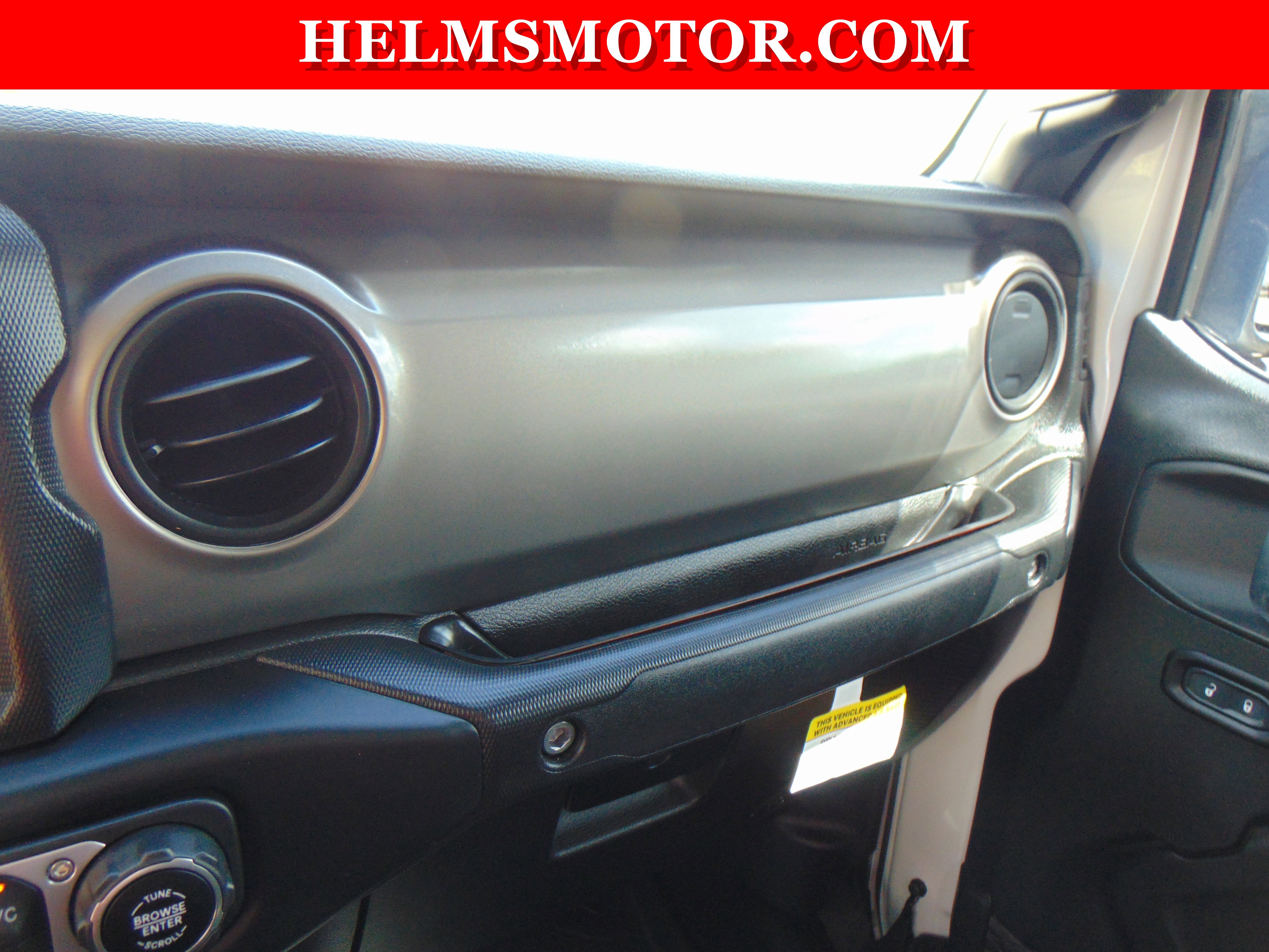 Certified 2021 Jeep Gladiator Willys image 43