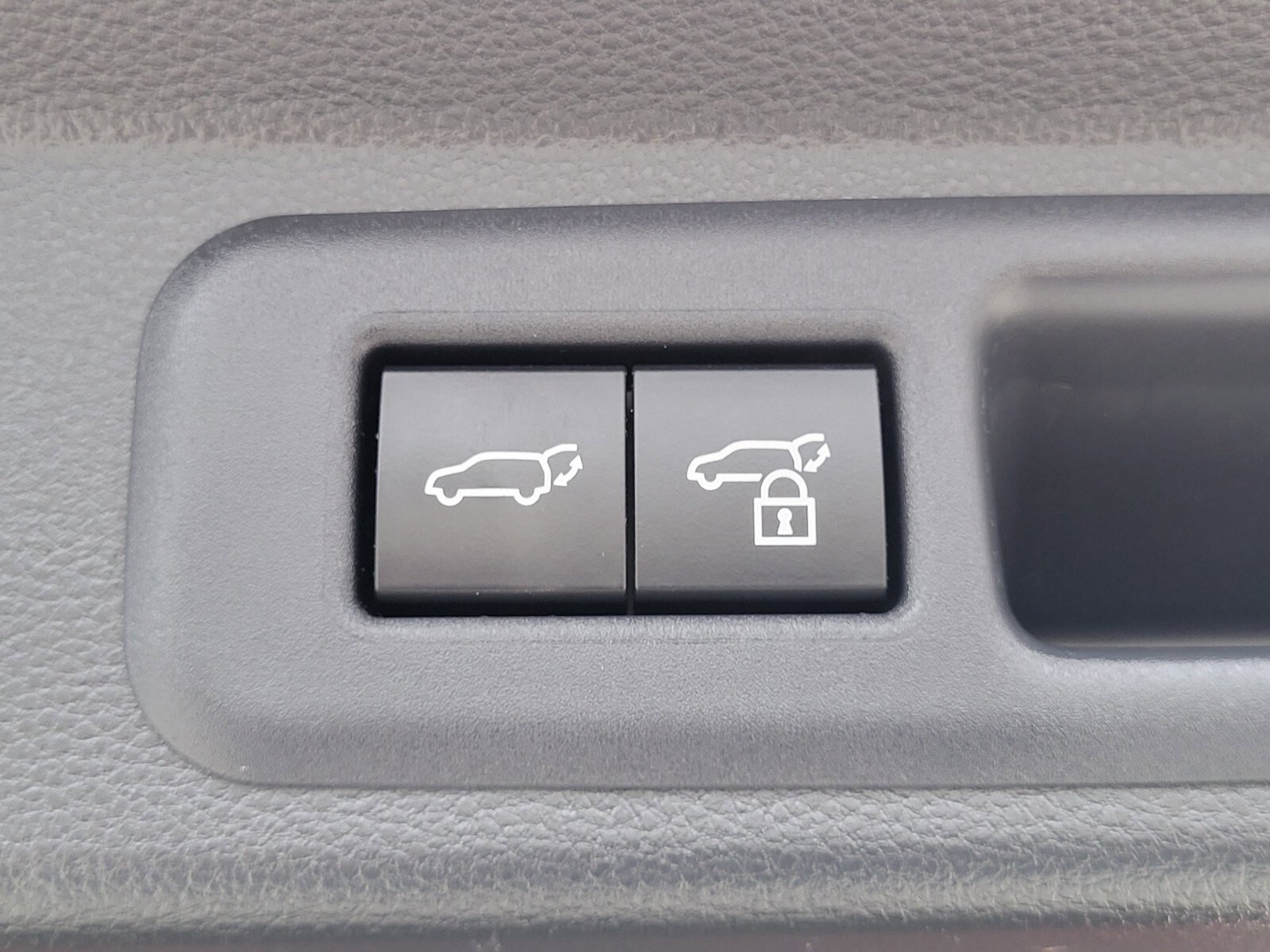 Used 2024 Toyota Sequoia Capstone image 33