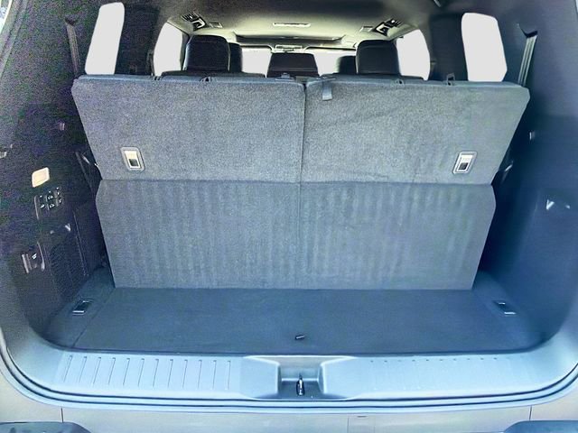 Used 2025 Lexus LX 600 4WD w/ Accessory Package (2T) image 25
