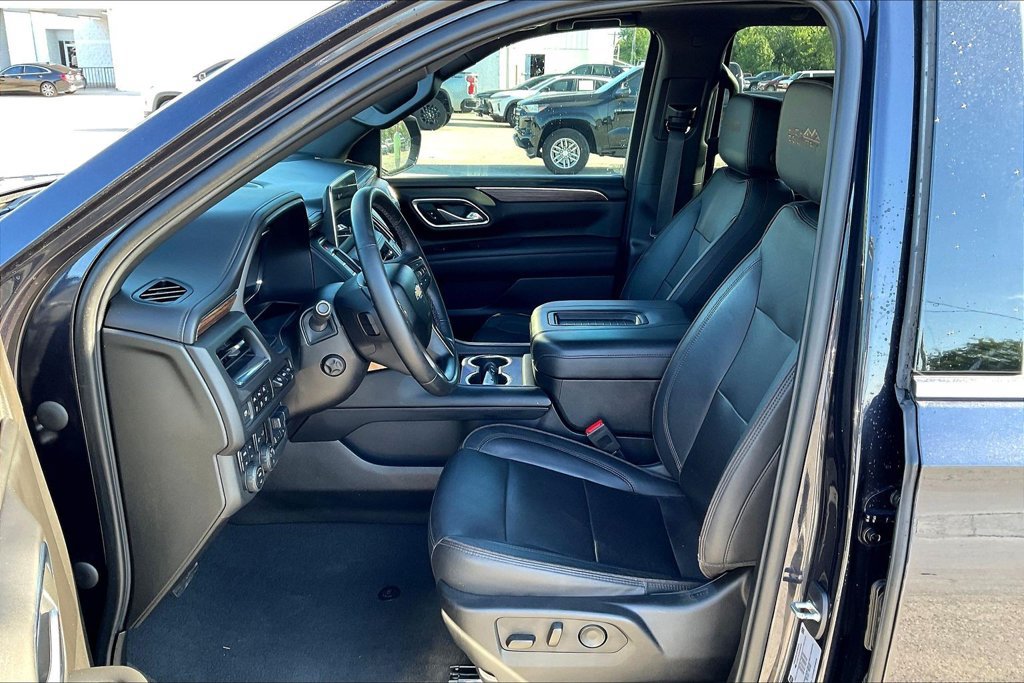 Used 2023 Chevrolet Tahoe High Country AWD/4WD image 23