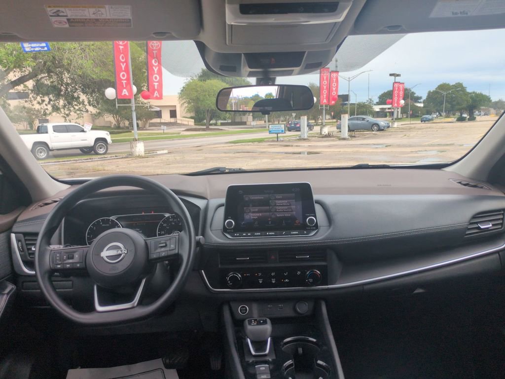 Used 2023 Nissan Rogue S FWD image 30