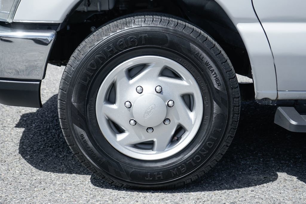 Used 2014 Ford E-350 and Econoline 350 XLT RWD image 36