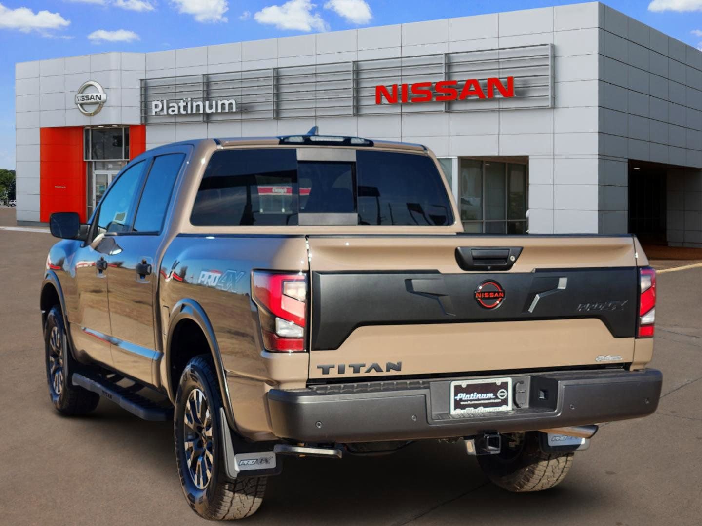 Used 2024 Nissan Titan PRO-4X w/ Pro-4x Utility Package image 5