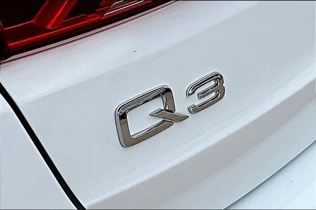 Used 2022 Audi Q3 2.0T Premium Plus w/ Premium Plus Package AWD/4WD image 31
