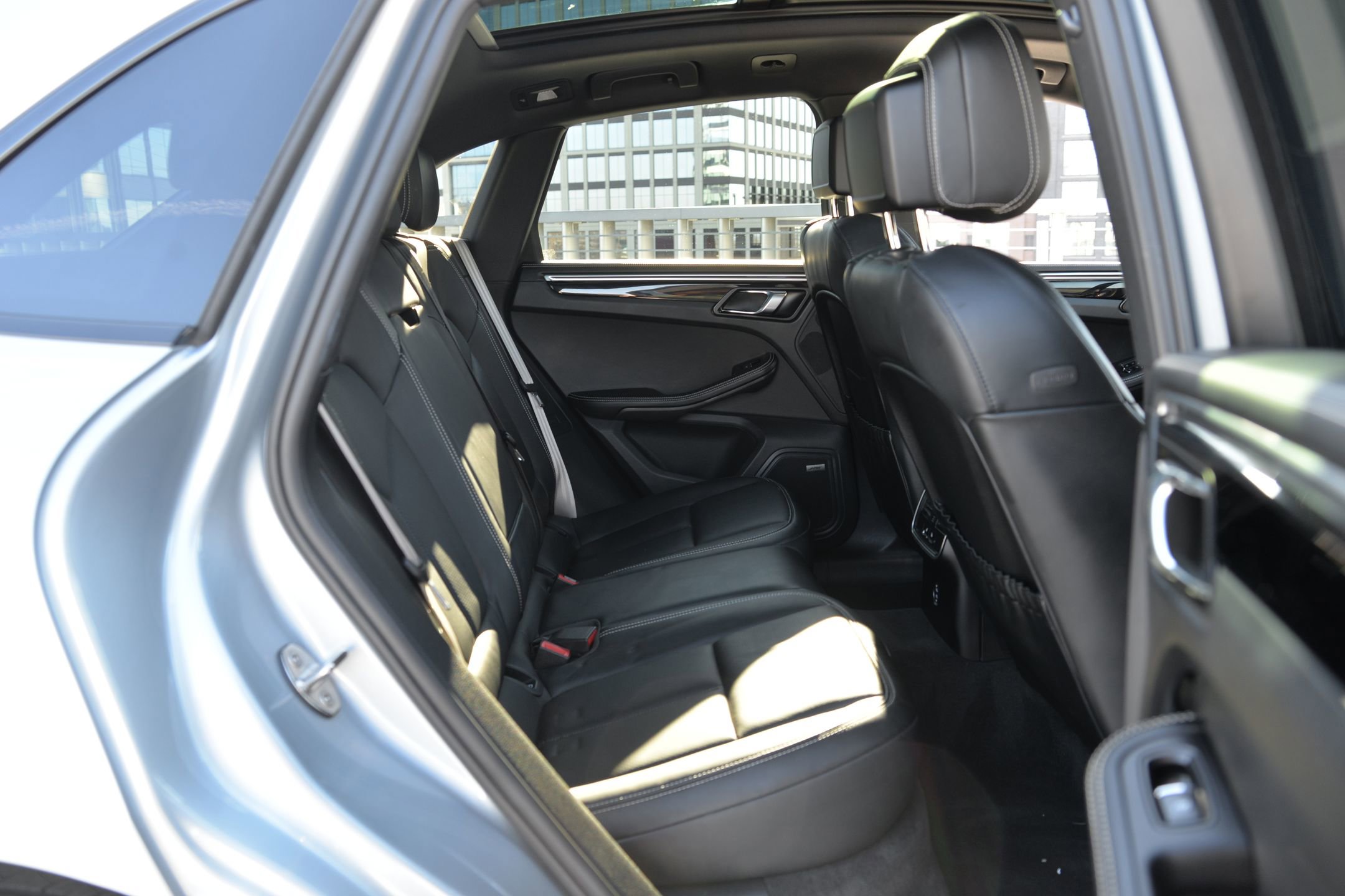 Certified 2024 Porsche Macan Turbo image 23