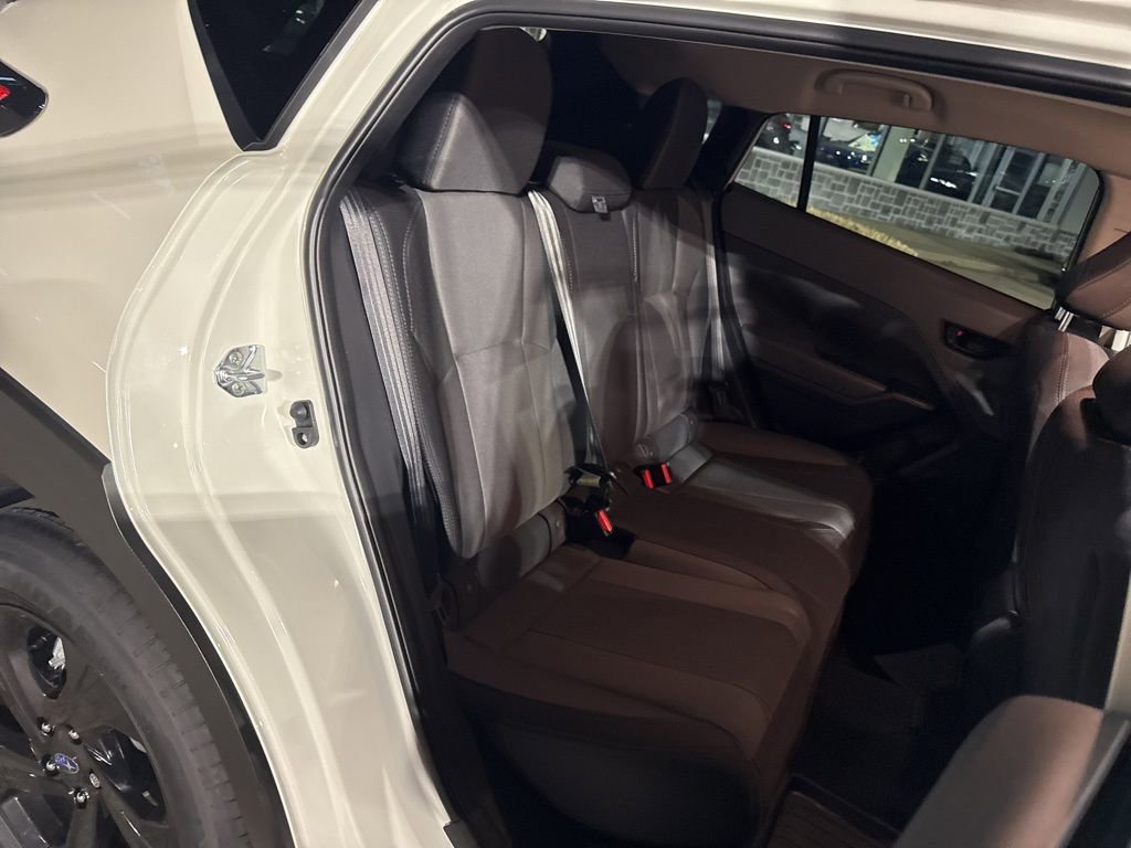 Used 2025 Subaru Crosstrek 2.0i image 18