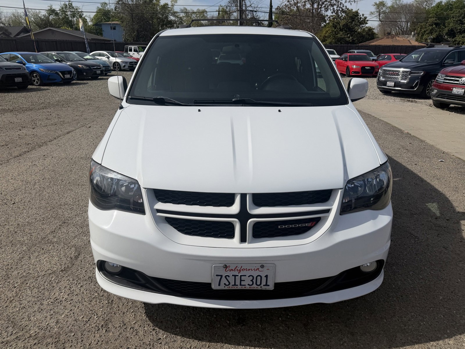 Used 2016 Dodge Grand Caravan R/T image 2