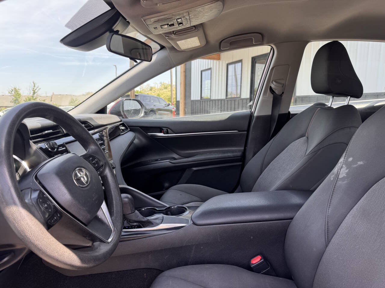Used 2020 Toyota Camry LE FWD image 14