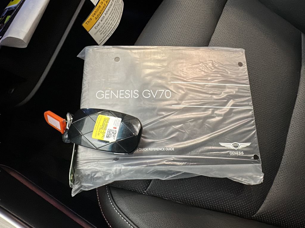 Certified 2026 Genesis GV70 2.5T Select image 29
