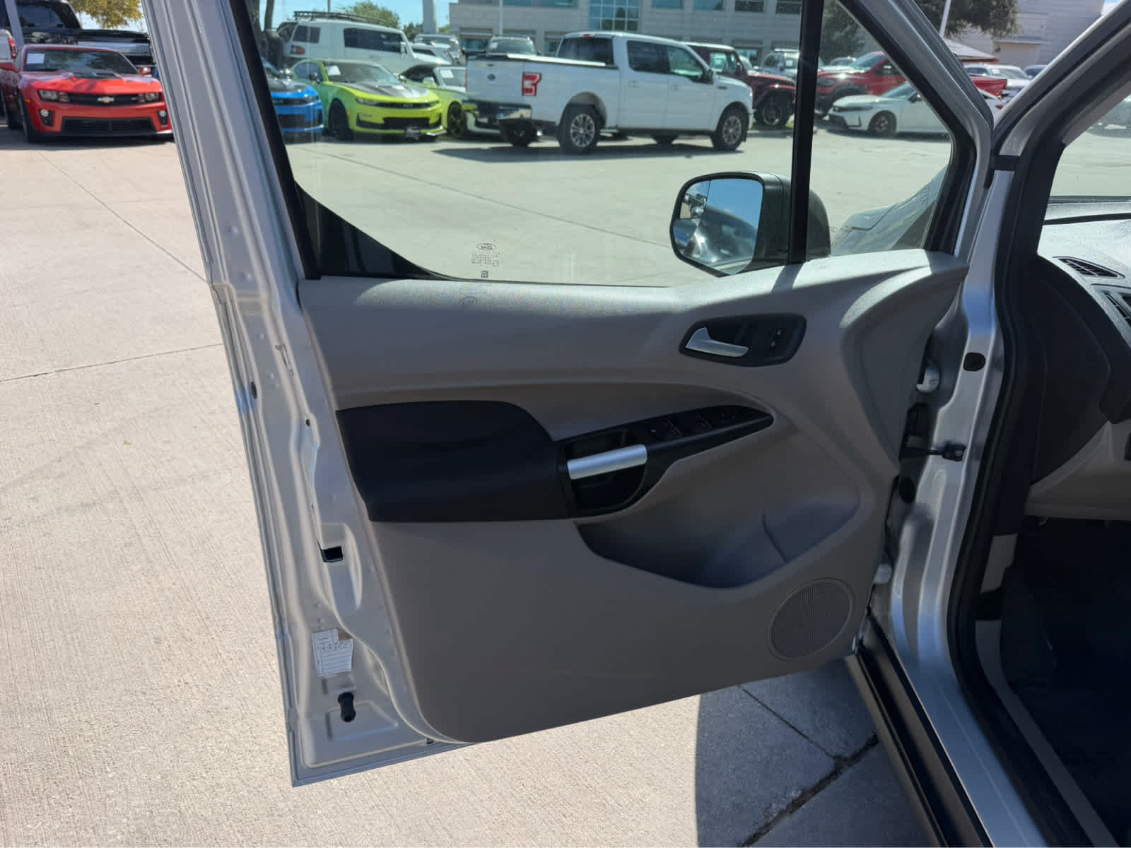 Used 2015 Ford Transit Connect XLT FWD image 14