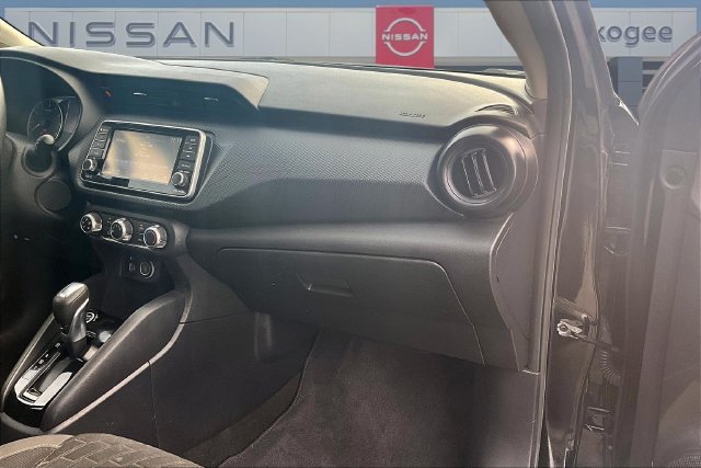 Used 2022 Nissan Kicks S FWD image 26