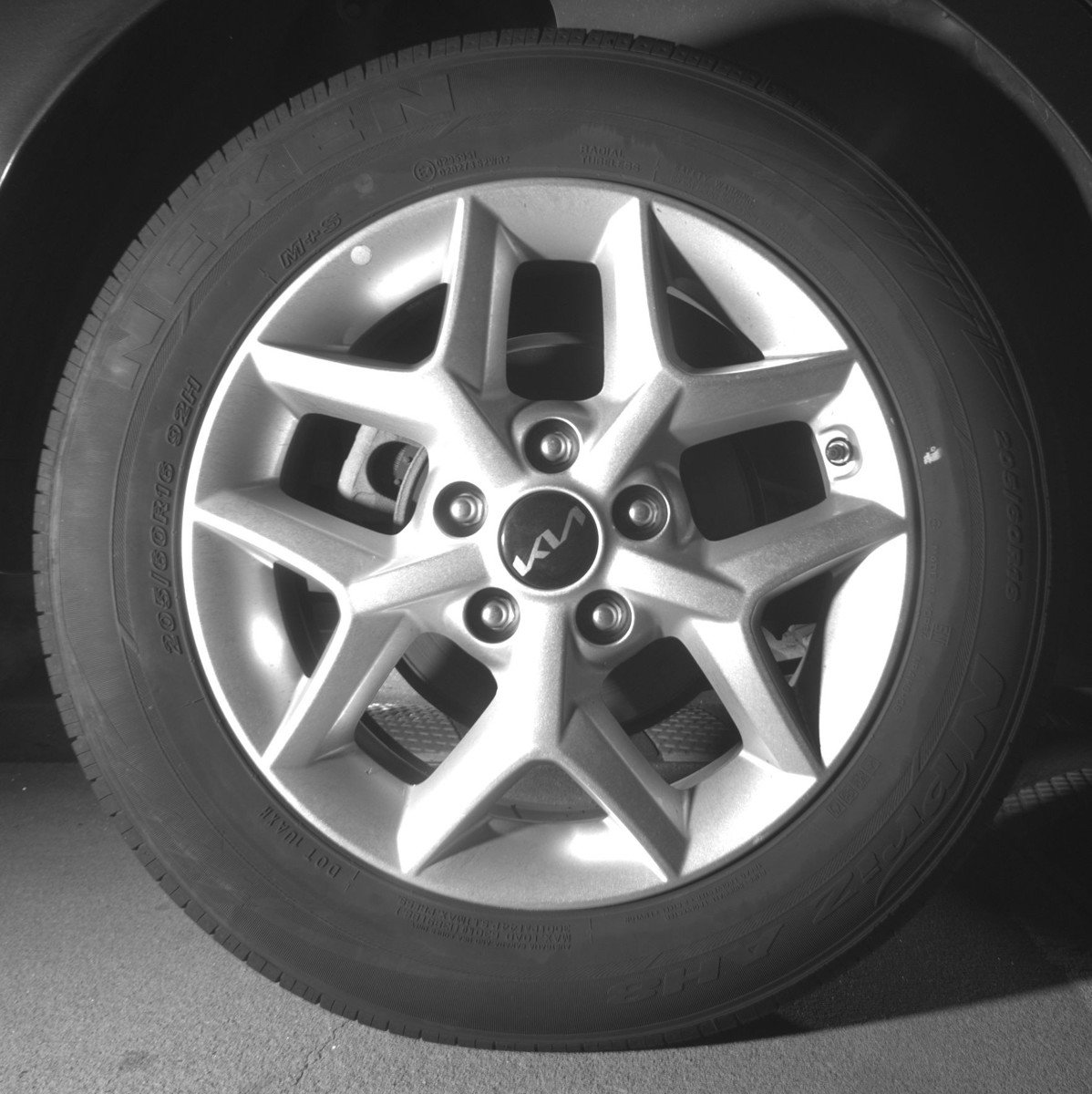 Used 2025 Kia Soul LX w/ LX Technology Package FWD image 15