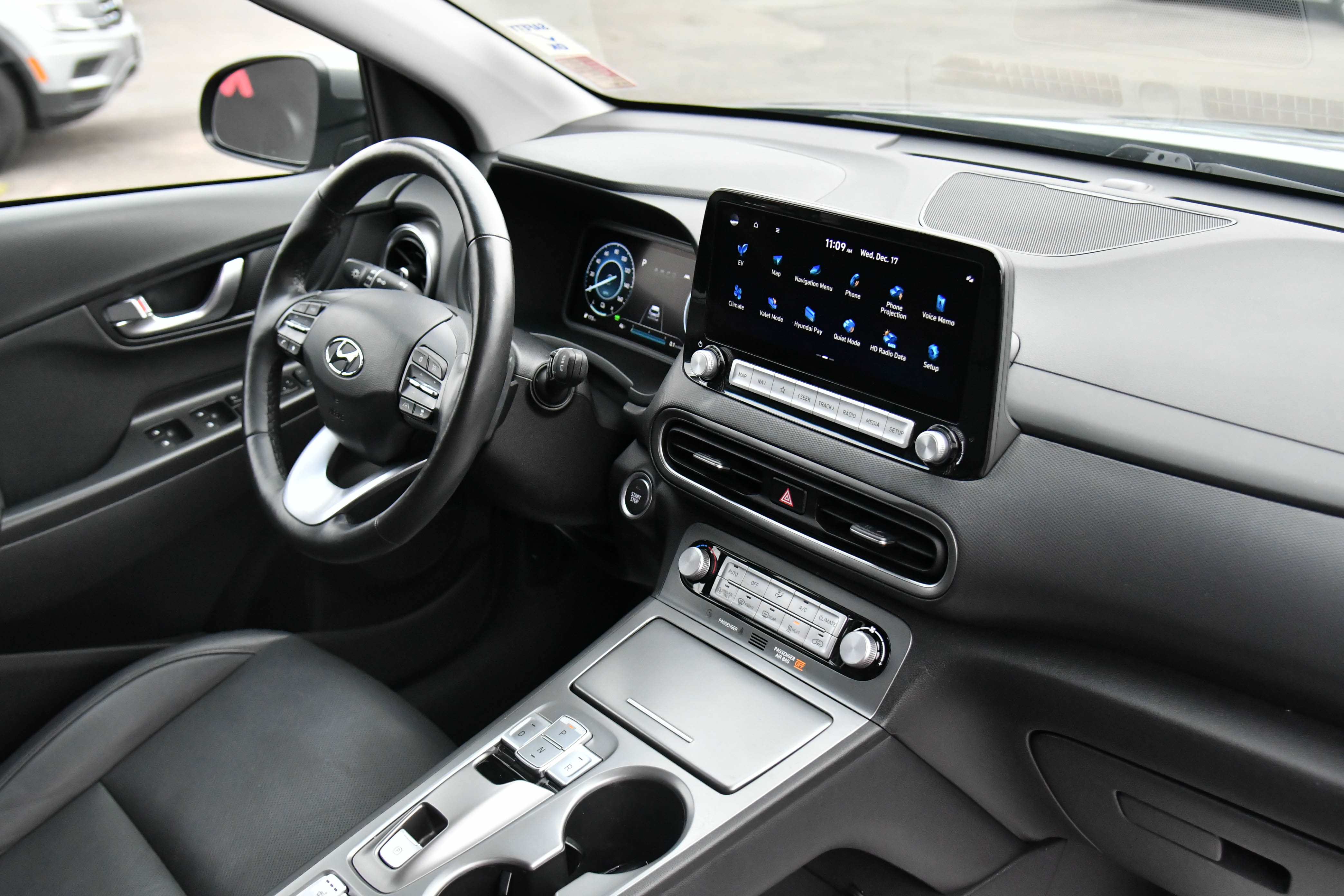 Used 2023 Hyundai Kona Limited image 45