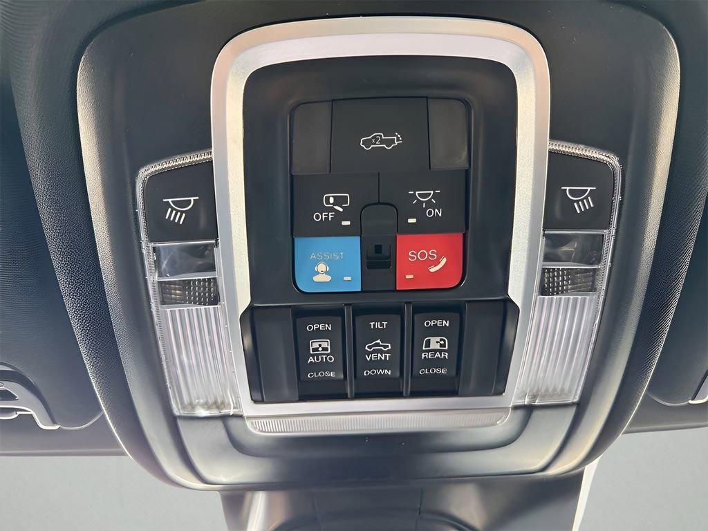 New 2026 RAM 2500 Laramie AWD/4WD image 16