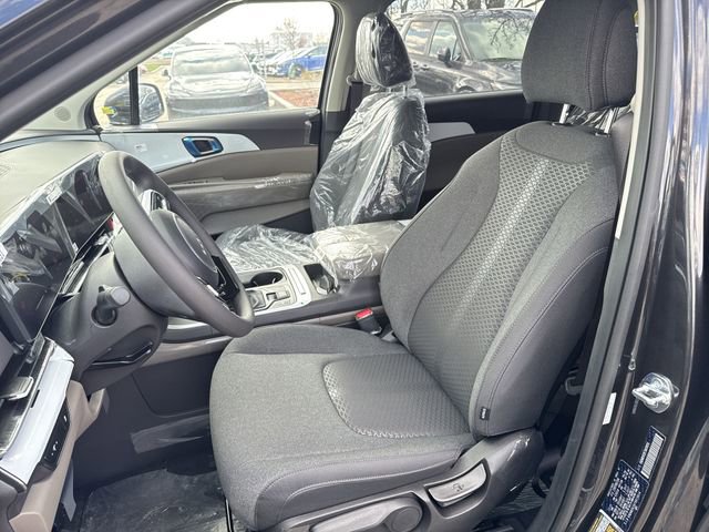 New 2026 Kia Carnival LX FWD image 18