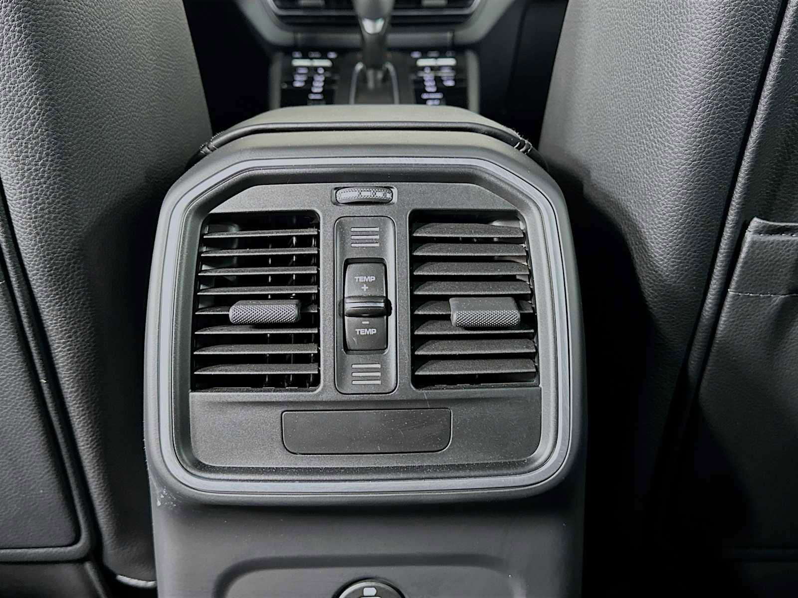 Certified 2026 Porsche Macan image 25