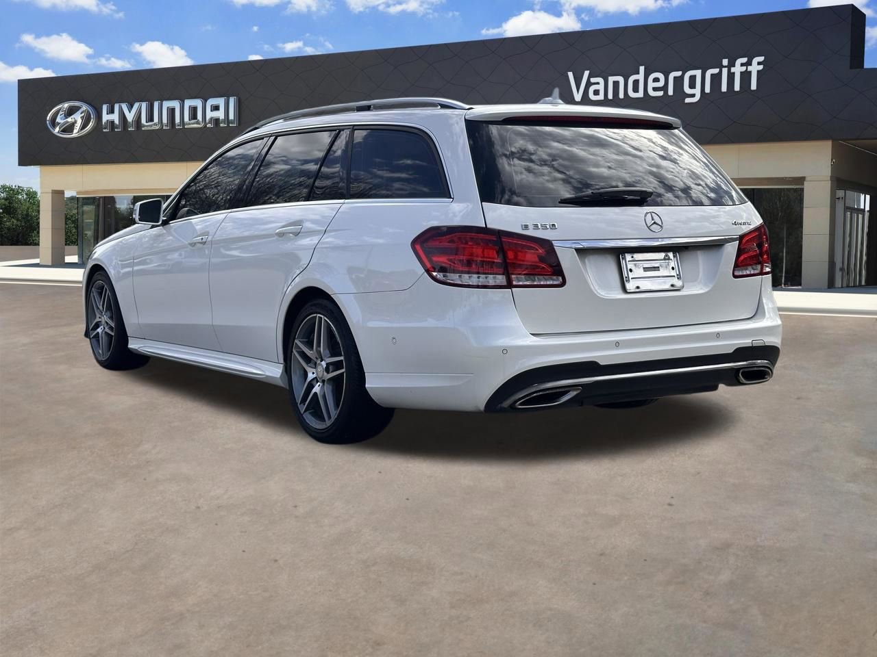 Used 2014 Mercedes-Benz E 350 4MATIC Wagon image 8