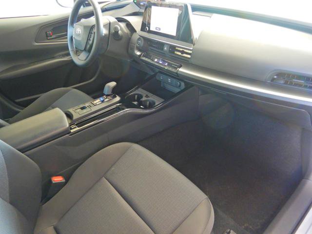 Used 2025 Toyota Prius LE FWD image 17