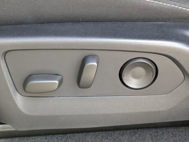 Used 2024 GMC Canyon Elevation w/ Convenience Package image 21