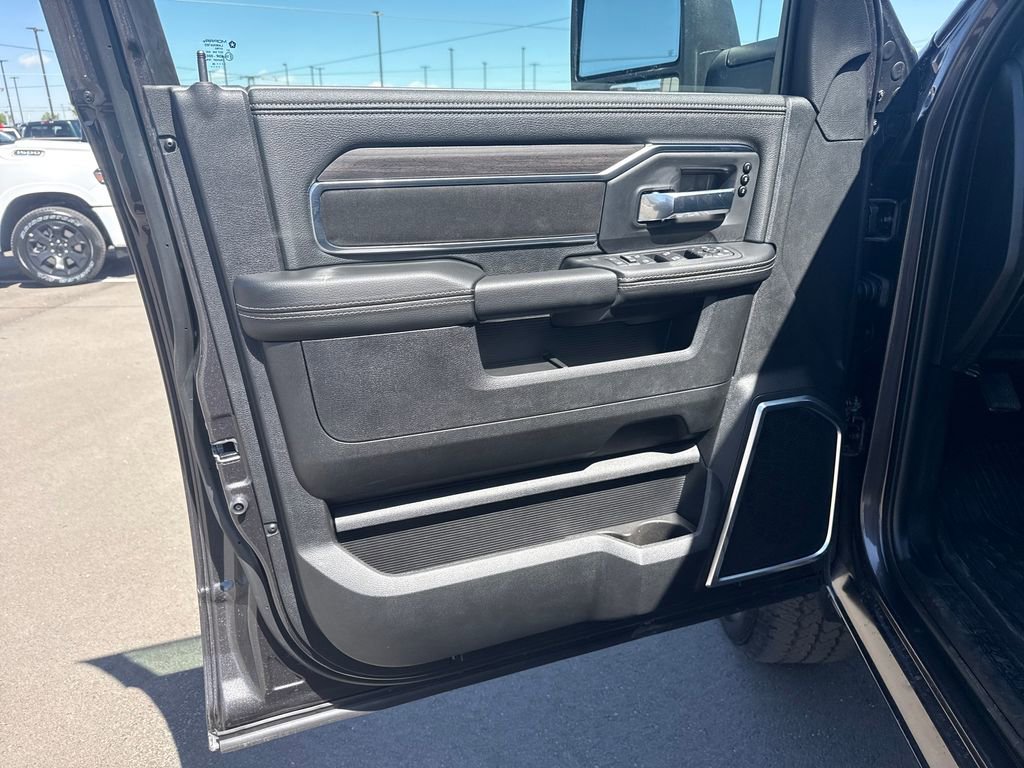New 2026 RAM 2500 Laramie AWD/4WD image 11