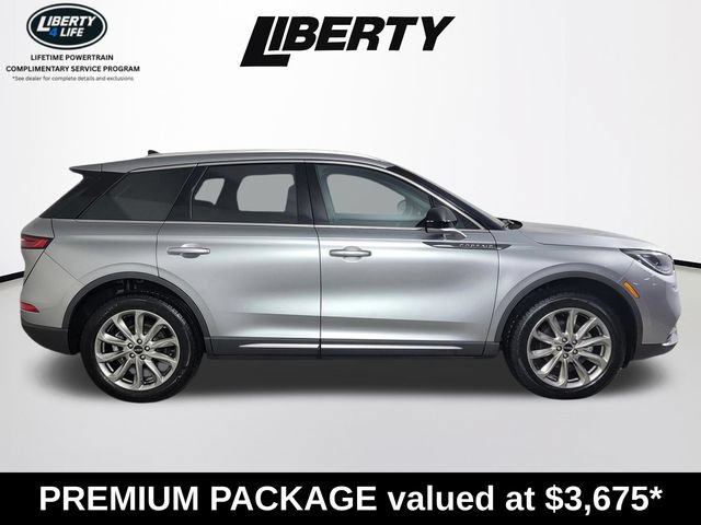 Used 2022 Lincoln Corsair AWD w/ Premium Package image 2