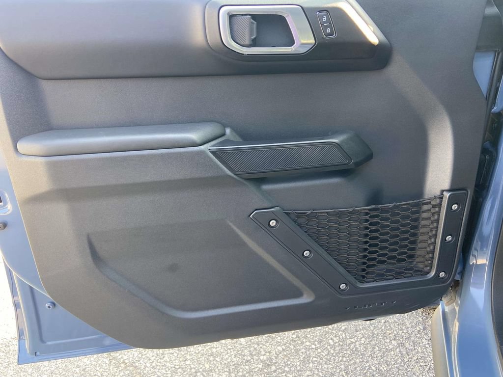 Used 2025 Ford Bronco Outer Banks AWD/4WD image 12