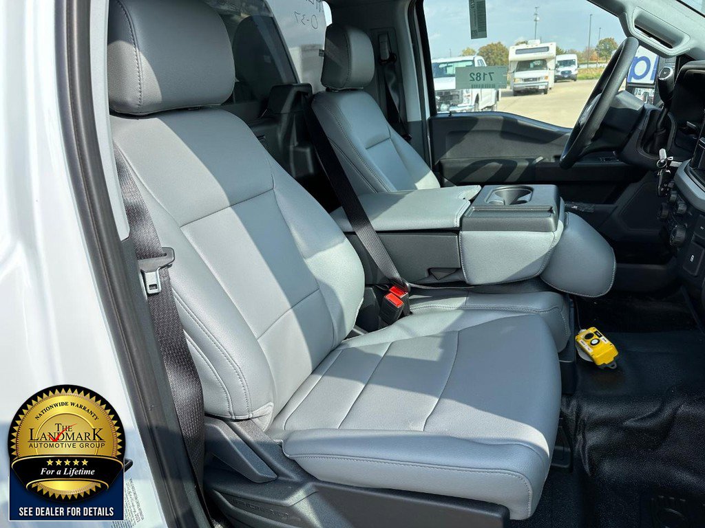 Used 2023 Ford F550 4x4 Regular Cab Super Duty image 7