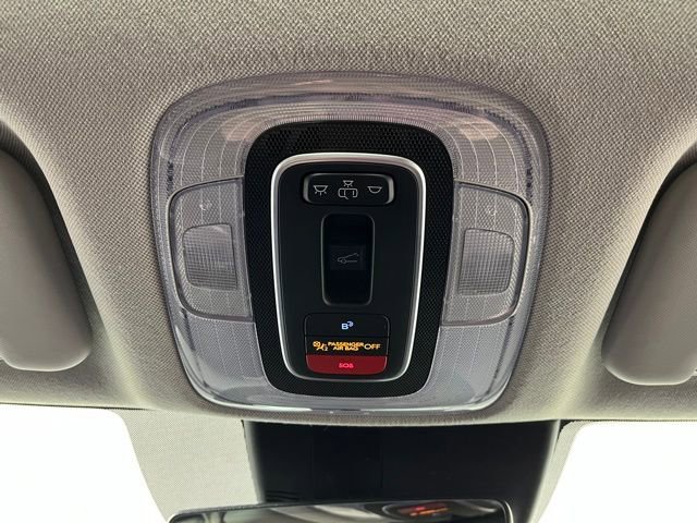 Used 2023 Hyundai Elantra Limited image 37