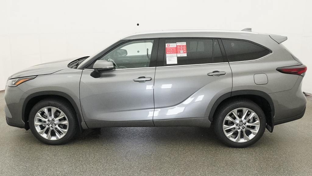 New 2026 Toyota Highlander Limited AWD/4WD image 3