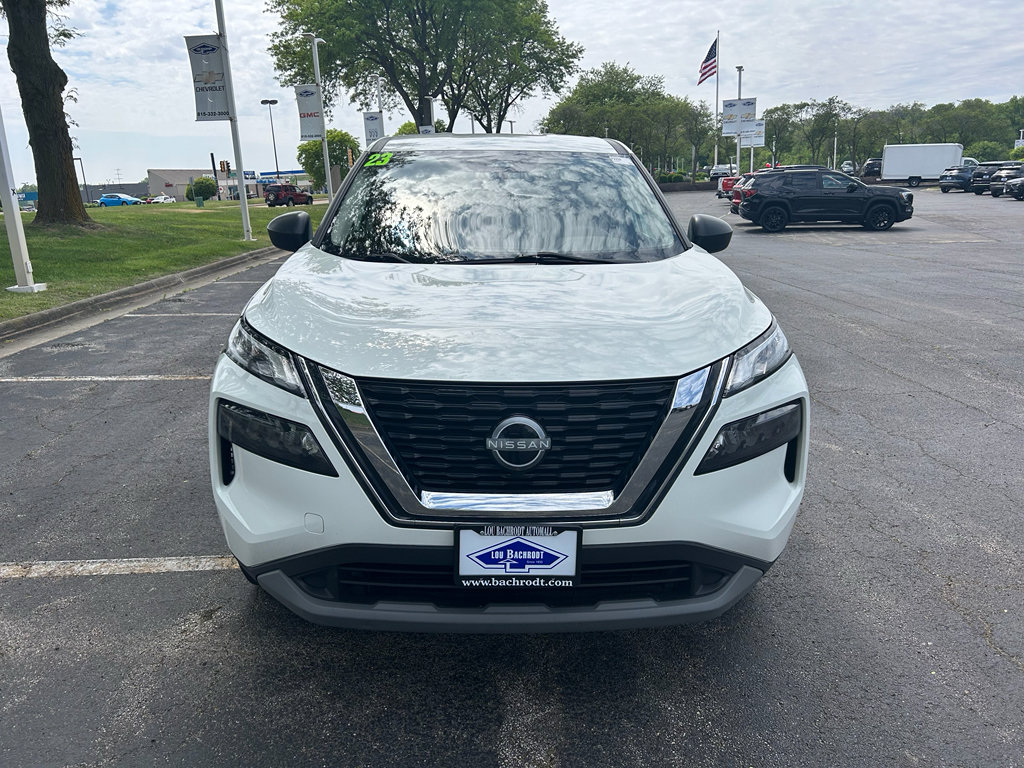 Used 2023 Nissan Rogue S AWD/4WD image 2