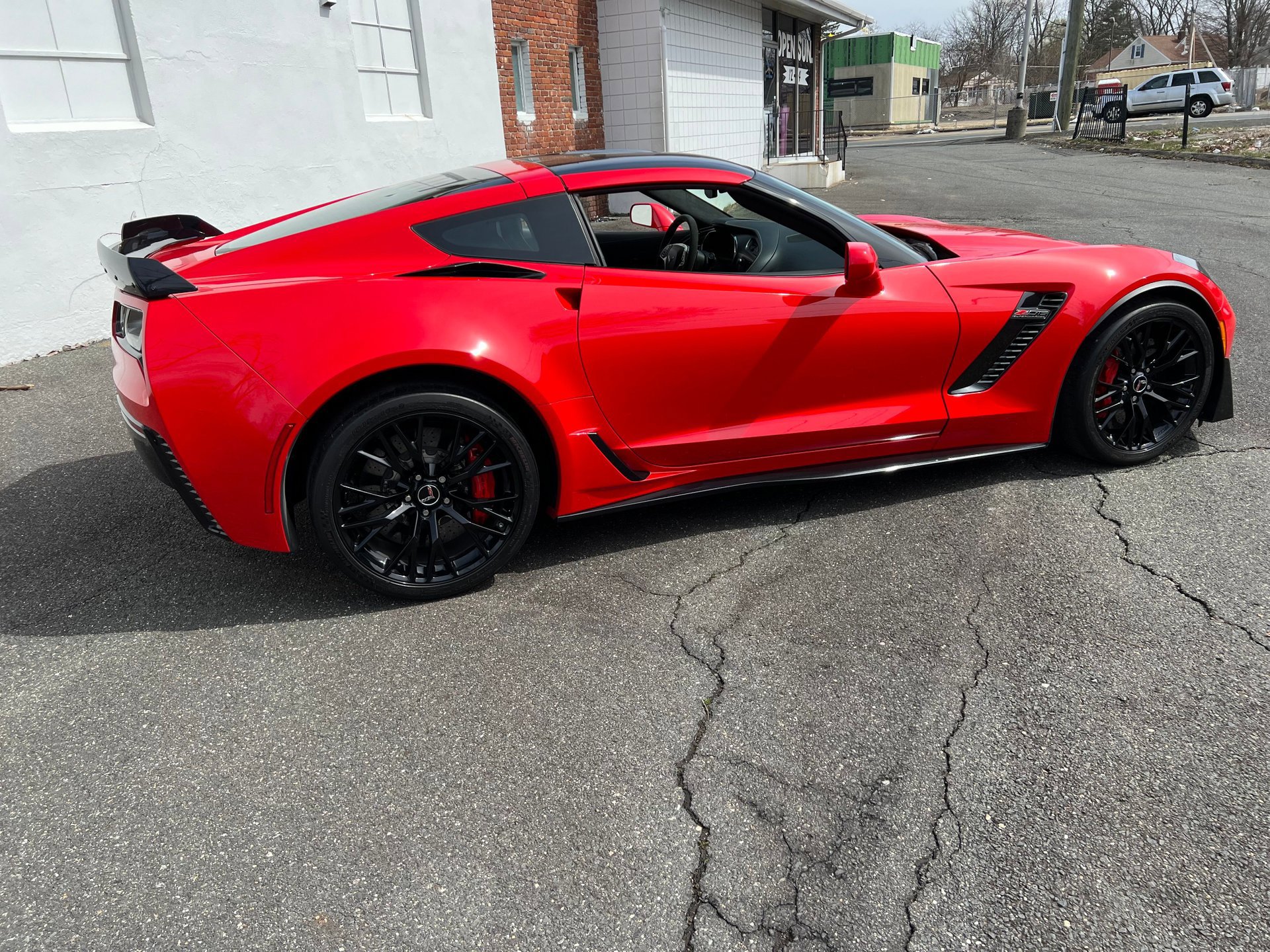 Used 2015 Chevrolet Corvette Z06 w/ 3LZ Preferred Equipment Group image 21