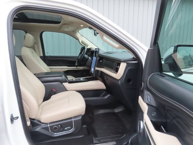 Used 2024 Ford Expedition Platinum AWD/4WD image 24