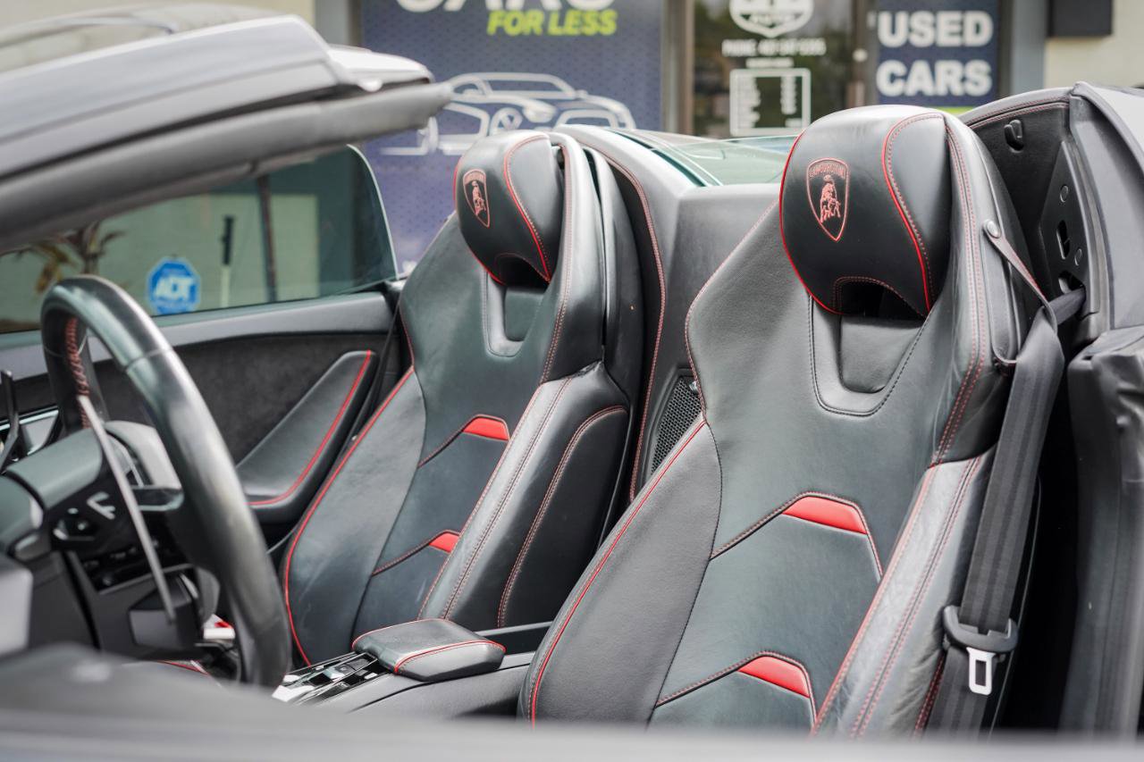 Used 2020 Lamborghini Huracan EVO RWD image 19