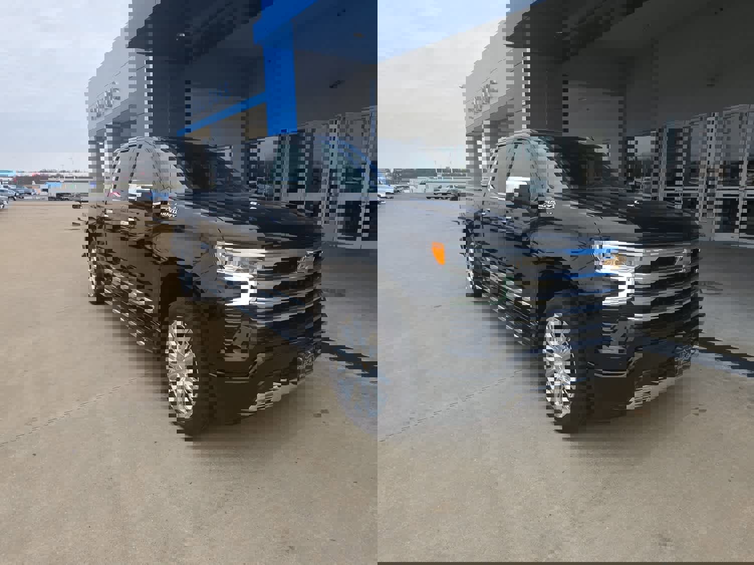 Used 2024 Chevrolet Silverado 1500 High Country w/ High Country Premium Package image 4