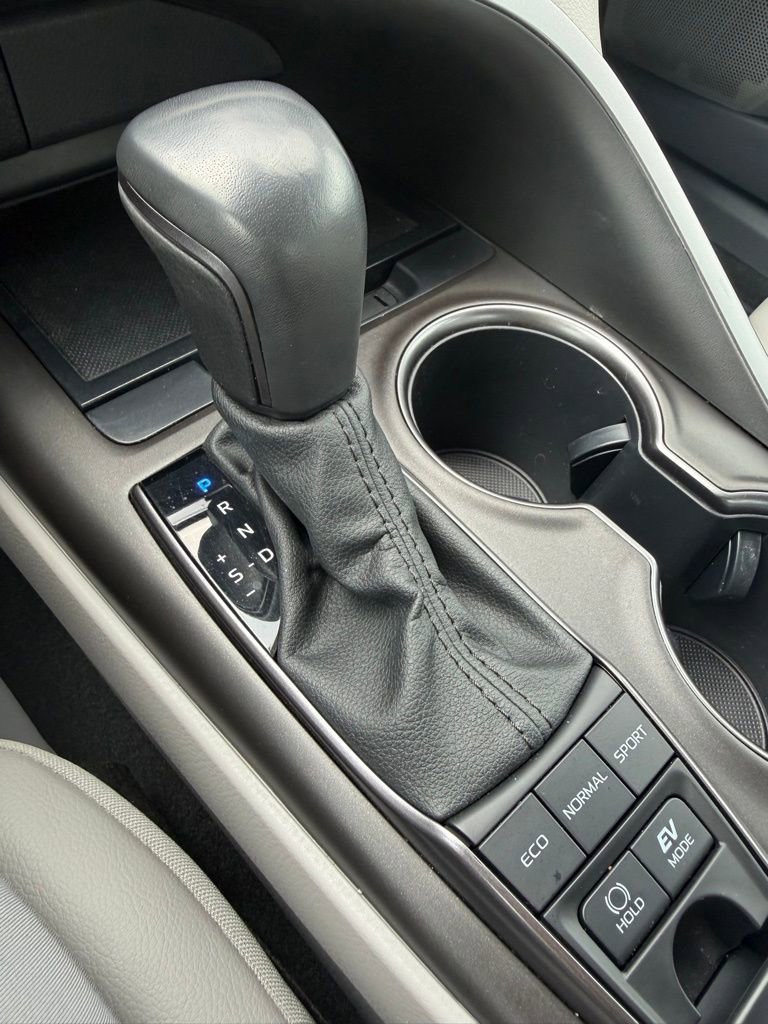 Used 2022 Toyota Camry SE image 17