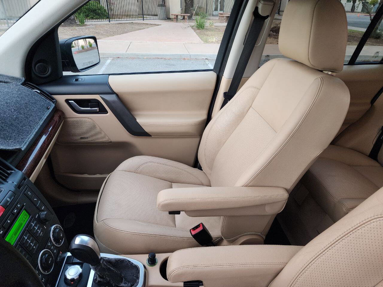 Used 2008 Land Rover LR2 HSE image 24