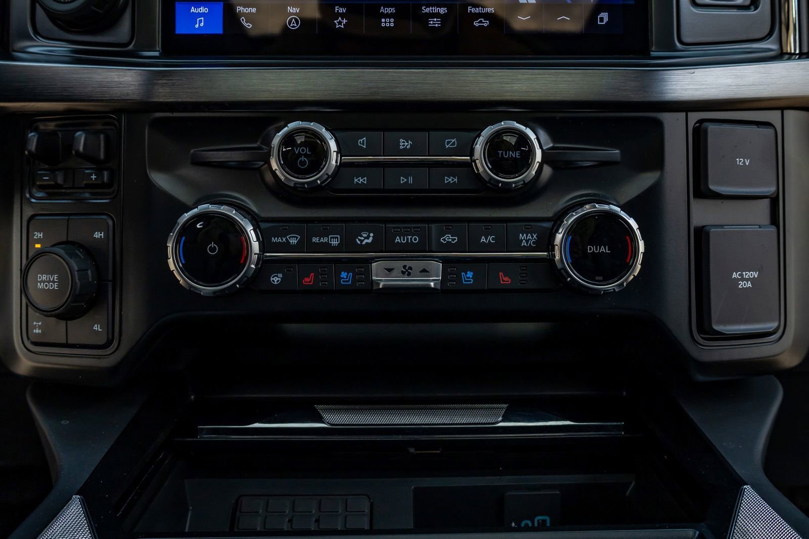 Used 2024 Ford F250 Lariat w/ Lariat Ultimate Package image 27