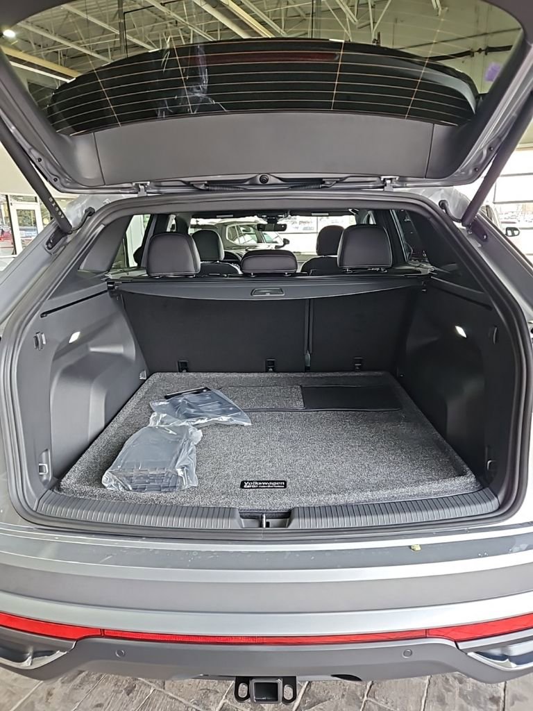 New 2026 Volkswagen Atlas Cross Sport SE image 19