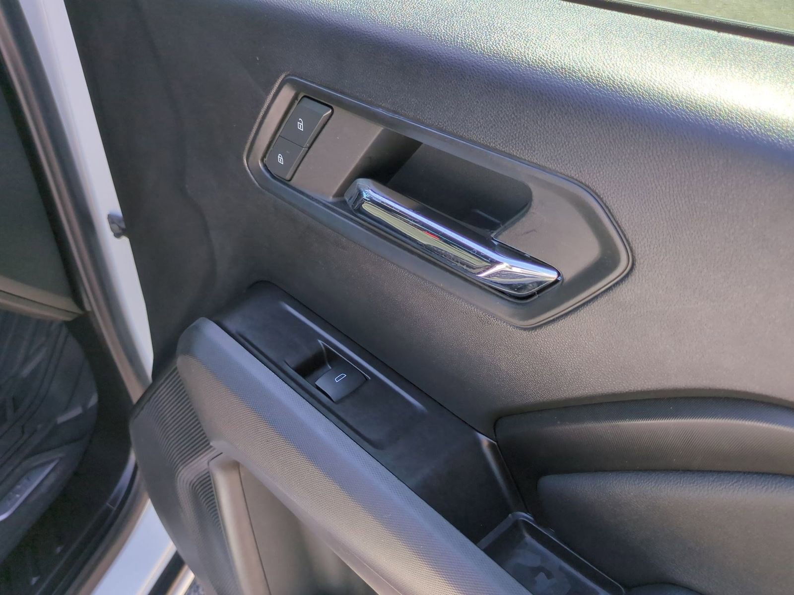 Used 2024 Chevrolet Colorado LT RWD image 28