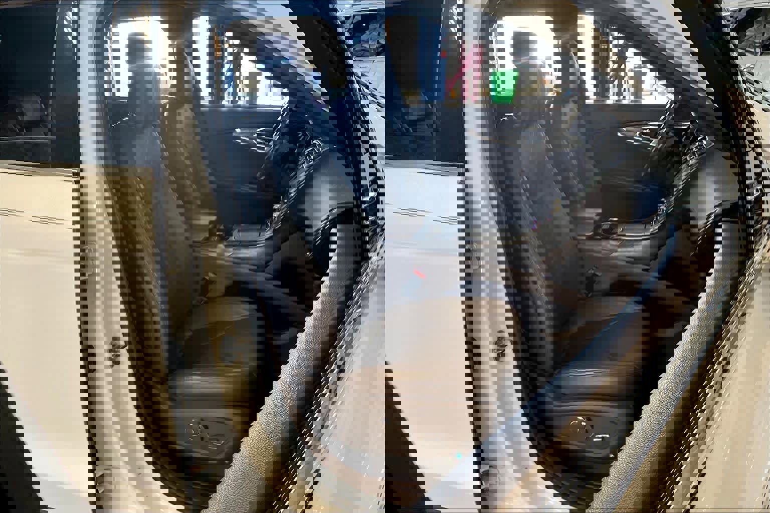 Used 2016 Lincoln MKX Reserve w/ Climate Package image 8