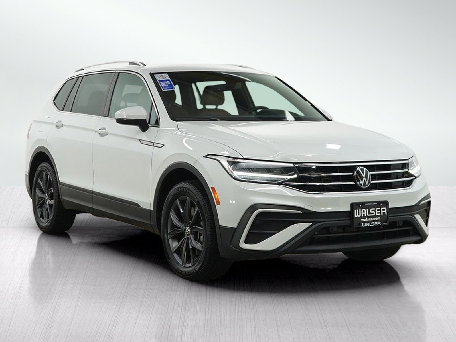 Used 2024 Volkswagen Tiguan SE AWD/4WD image 7