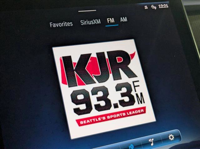 Used 2023 Mercedes-Benz C 300 4MATIC Sedan image 13