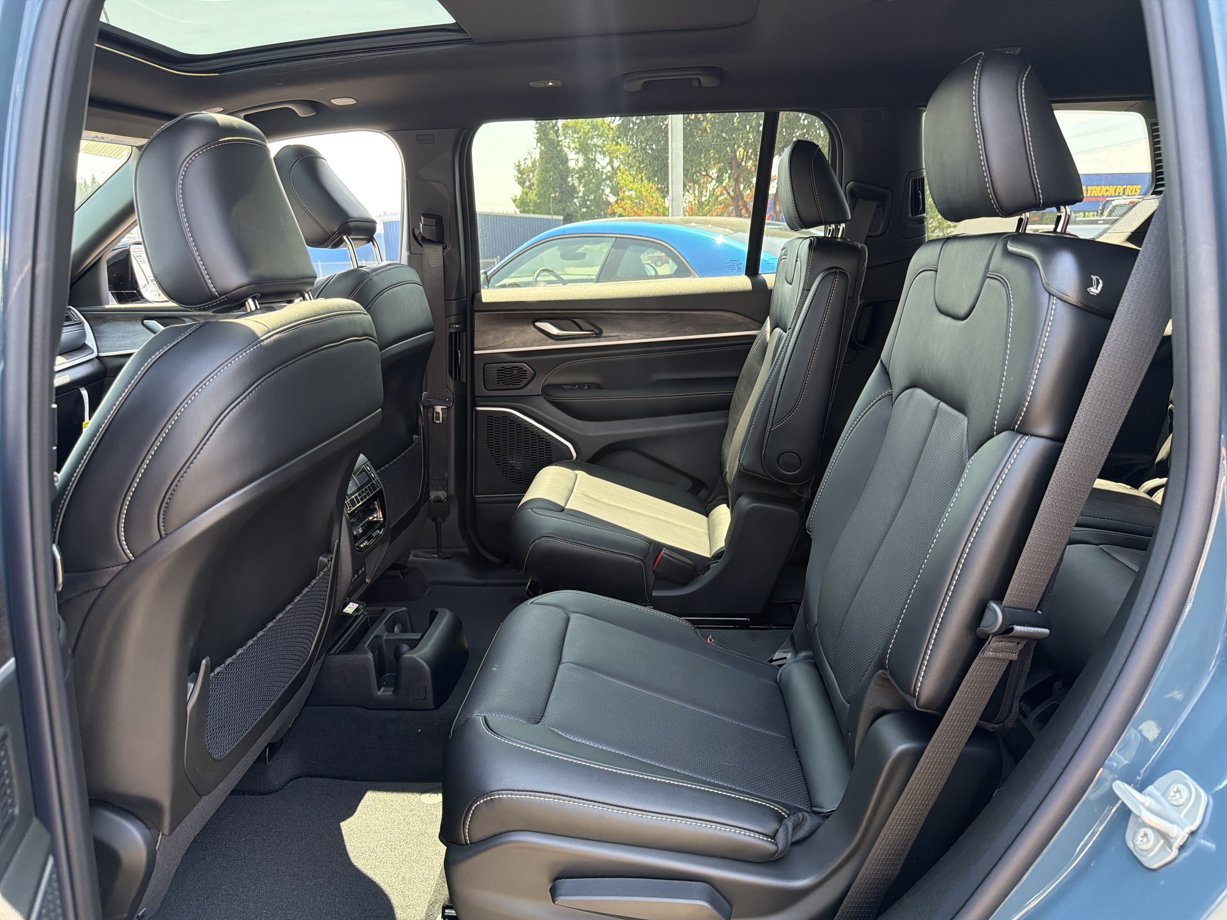New 2026 Jeep Grand Cherokee L Limited AWD/4WD image 11