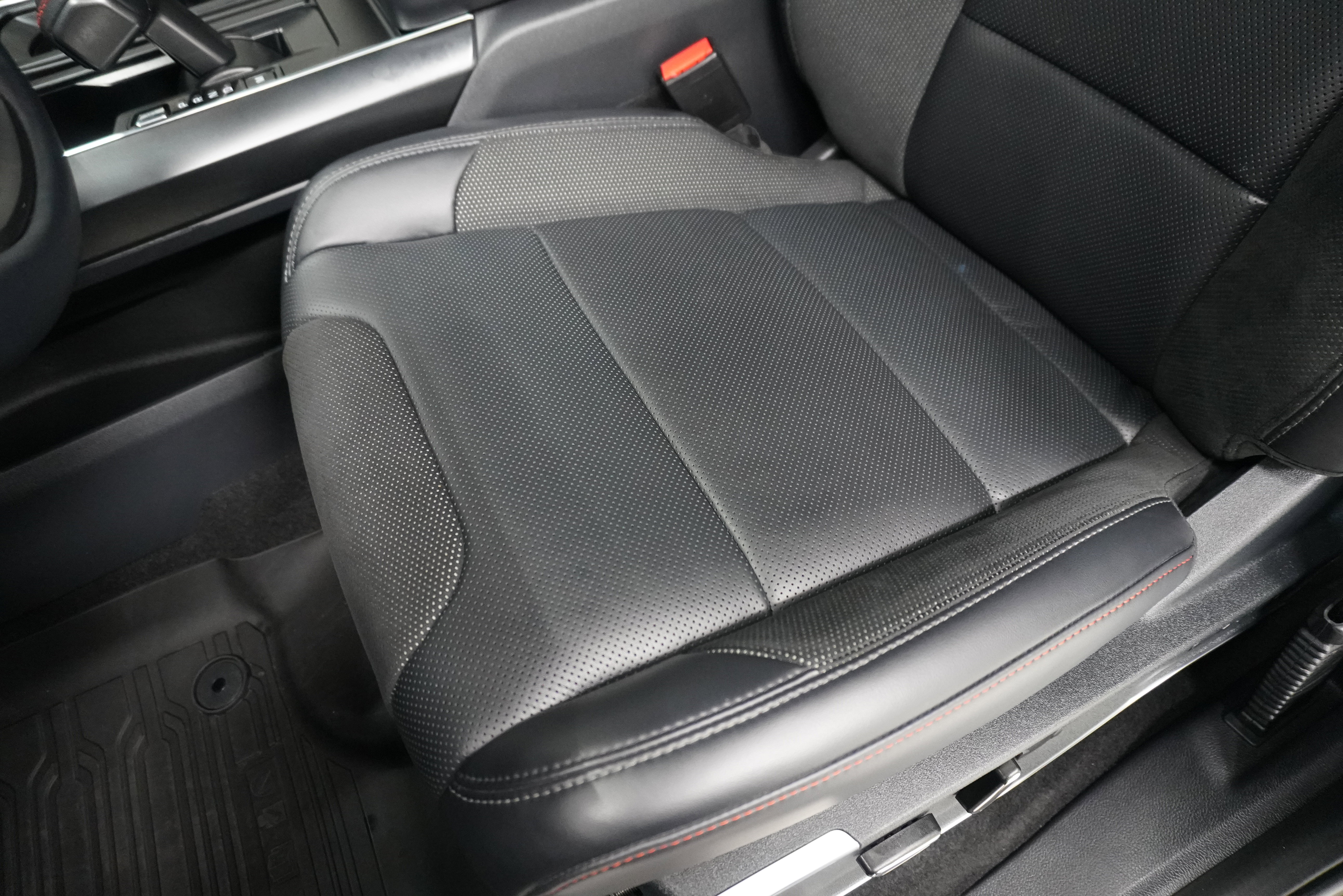 Used 2025 Ford F150 Raptor image 12