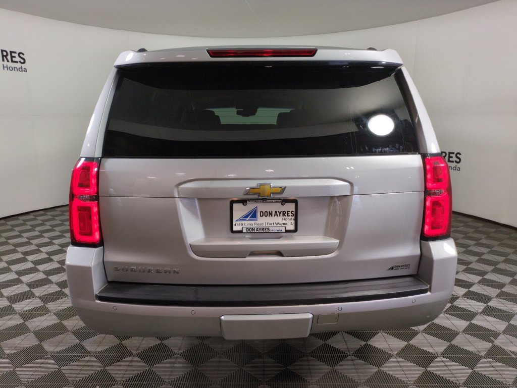 Used 2019 Chevrolet Suburban LT AWD/4WD image 4